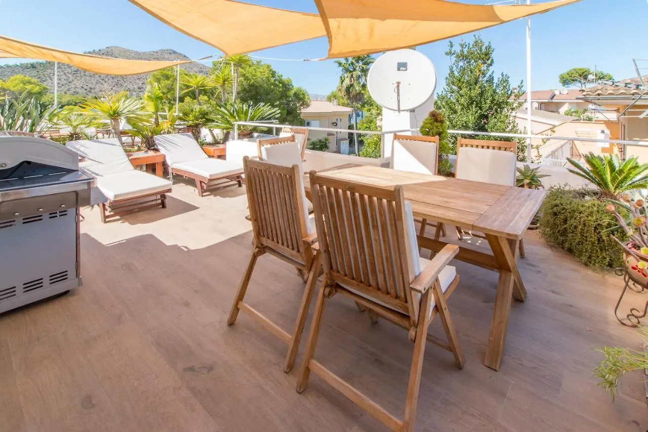 Beach Inn Apartment 알쿠디아