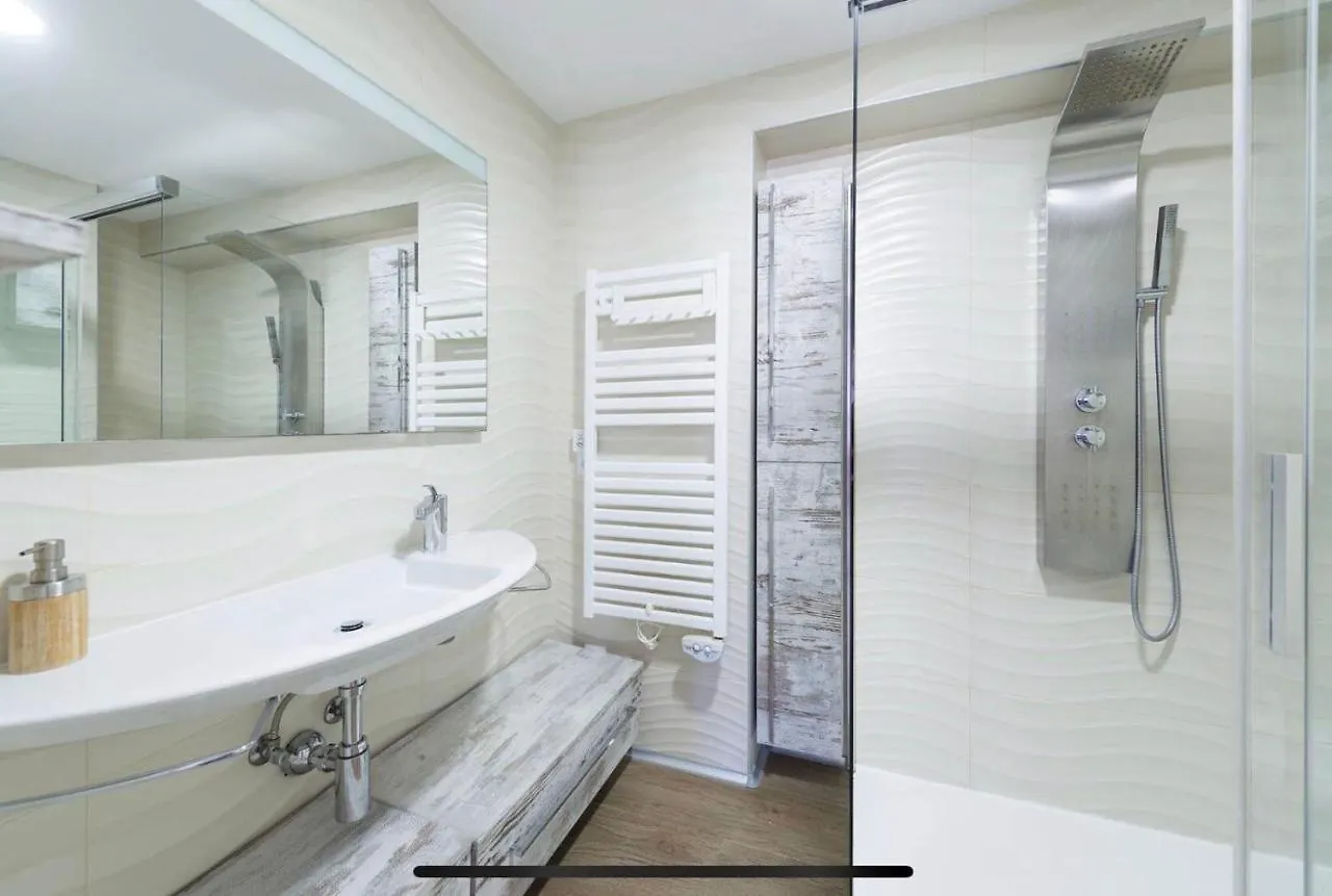 Beach Inn Apartment 알쿠디아 스페인