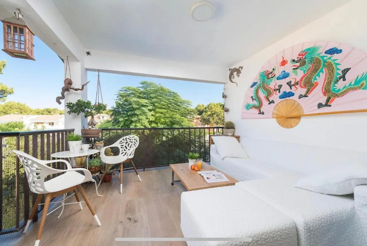 Beach Inn Apartment 알쿠디아