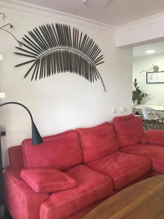 Beach Inn Apartment 알쿠디아