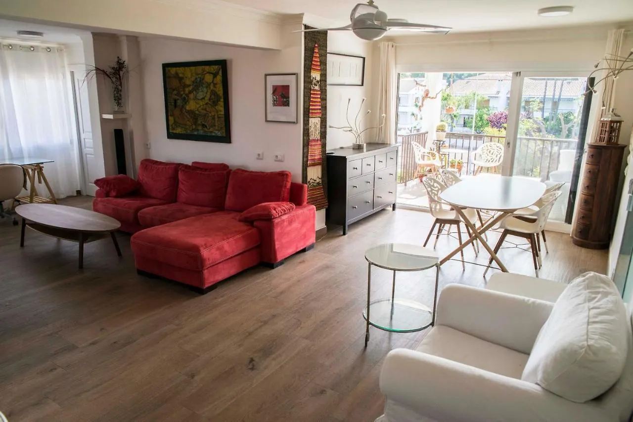 Beach Inn Apartment 알쿠디아 0*,