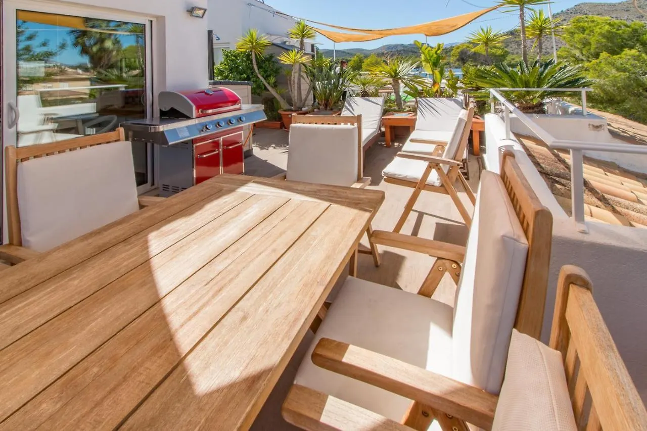 Beach Inn Apartment 알쿠디아