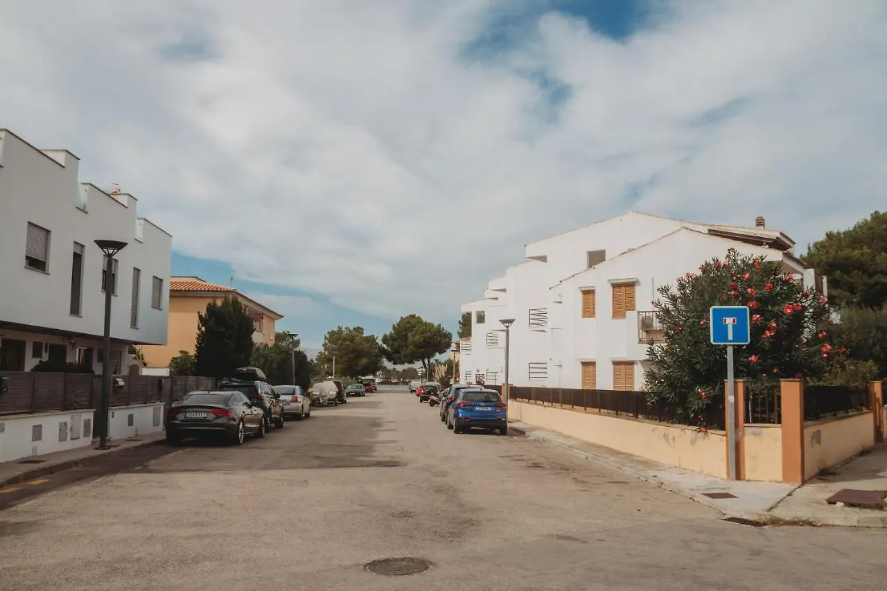 Beach Inn Apartment 알쿠디아